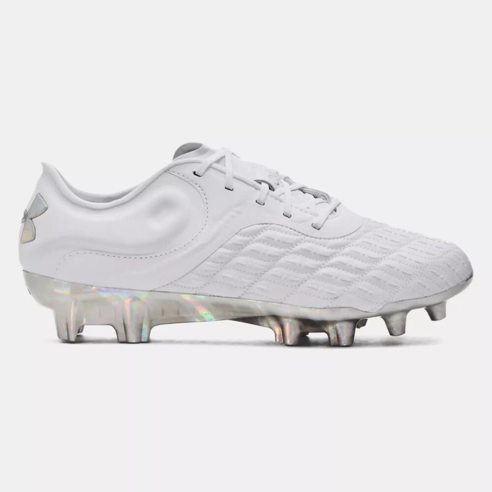 Womens 7.5 - New Under Armour Magnetico Elite 3  Womens Soccer [3027160-100]
